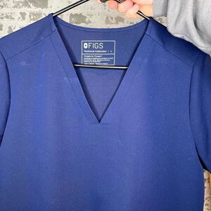 Figs | women navy blue scrub top